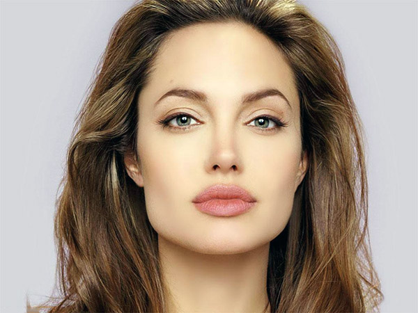 angelina-jolie-14616