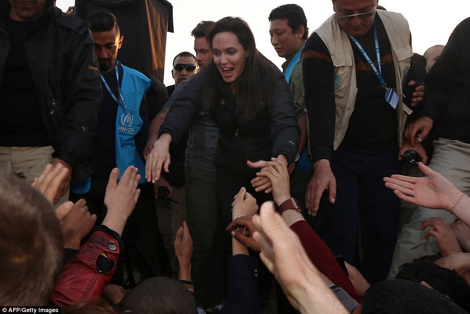 Angelina Jolie Iraq Turkey Border Camps 2