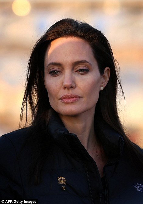 Angelina Jolie Iraq Turkey Border Camps 4