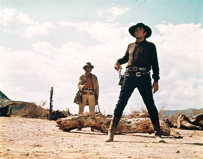 Once upon a time in the West Harmonica Charles Bronson kills Frank Henry Fonda w700