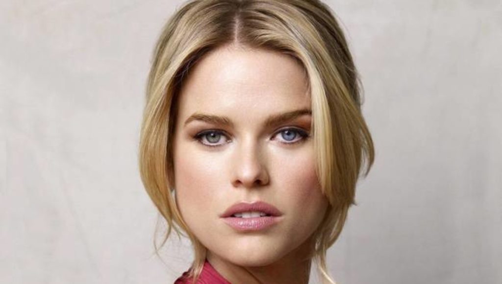 آلیس ایو : Alice Eve