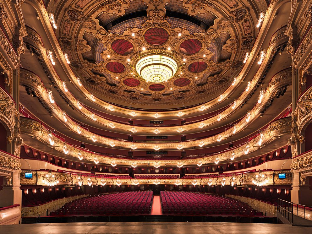 تئاتر بزرگ لی سئو، بارسلونا، اسپانیا