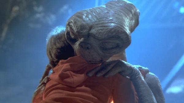۹- استیون اسپیلبرگ در فیلم E.T.