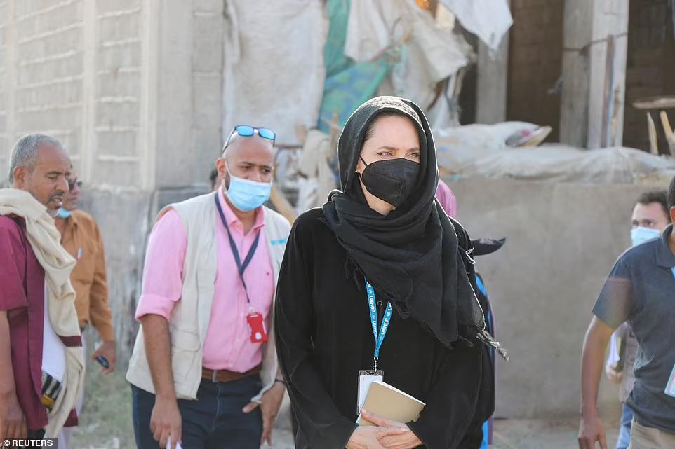آنجلینا جولی در یمن 