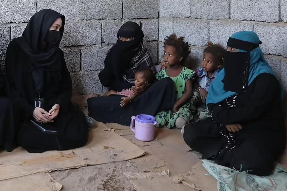 آنجلینا جولی در یمن 