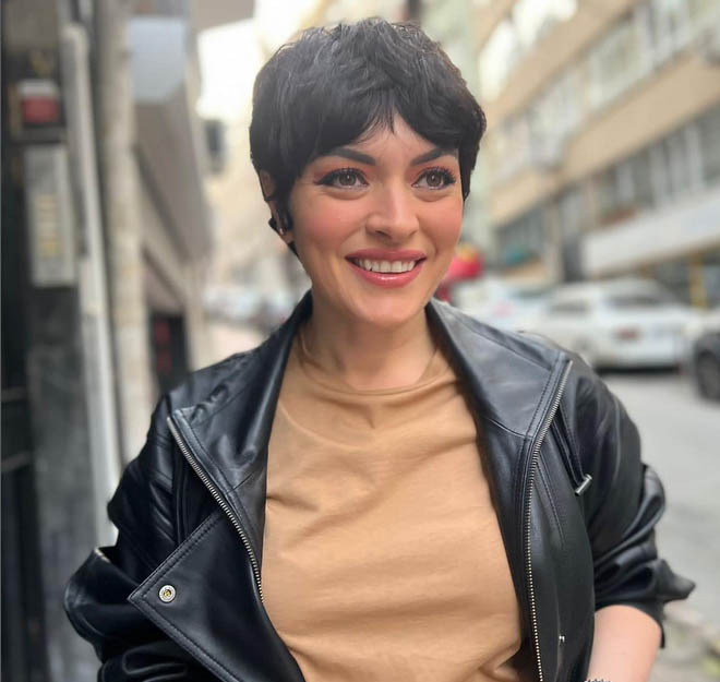 بیوگرافی ازگی مولا (Ezgi Mola) بازیگر سریال ترکی «آپارتمان بی گناهان»