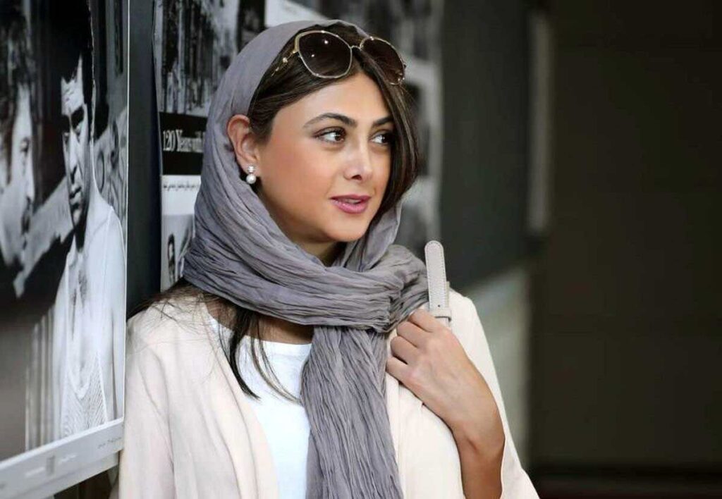 آزاده صمدی